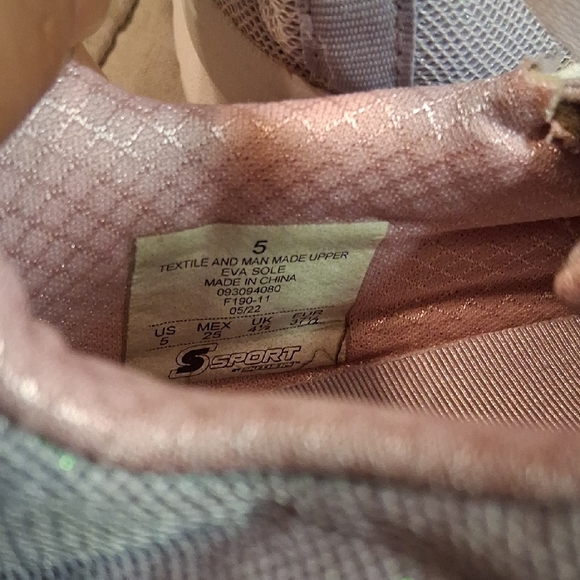 Skechers Gray Sneakers Lightweight Cushioned Design - Picture 7 of 8